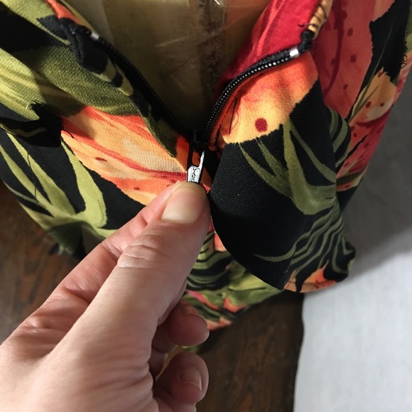 Tropical Wrap Skirt with Zipper AND side bow - Picture 5 of 6